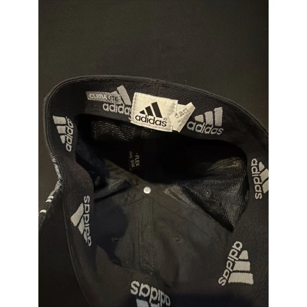 Adidas  CLIMALITE small/medium hat black and red plaid